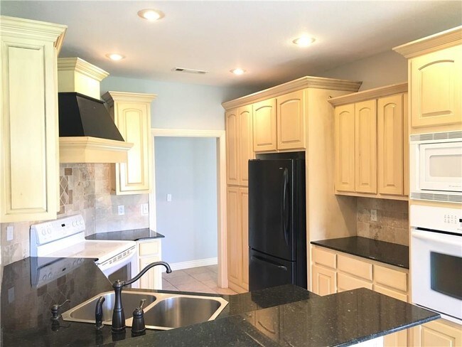 Building Photo - 4506 W Flagstick Dr