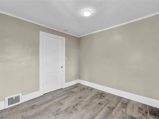 Building Photo - 13313 Kuhlman Ave