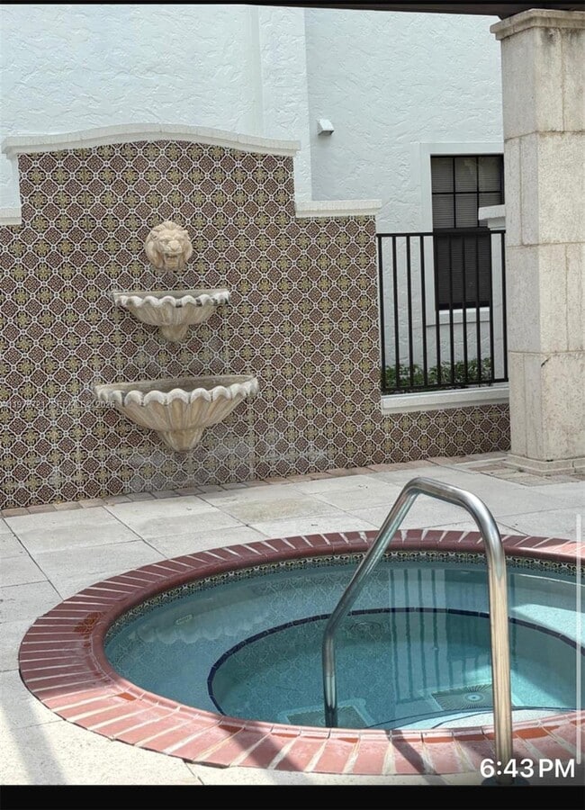 Building Photo - 5550-5550 E Michigan St