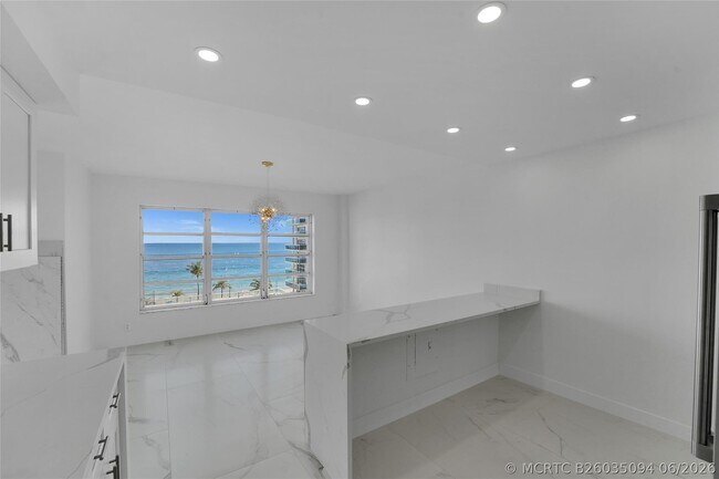 Building Photo - 3900 Galt Ocean Dr