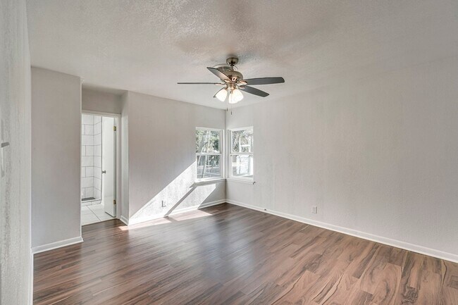 Building Photo - 3561 Westfield Ave