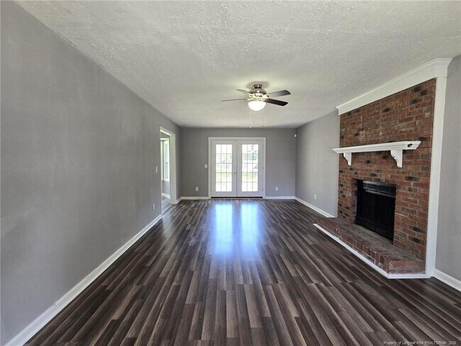 Building Photo - 7132 Dayspring Dr