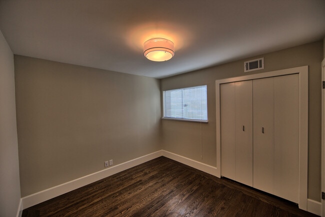 Building Photo - 268 2nd Ave