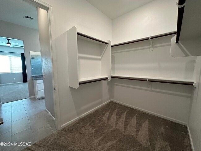 Building Photo - 12474 N Appling Ave