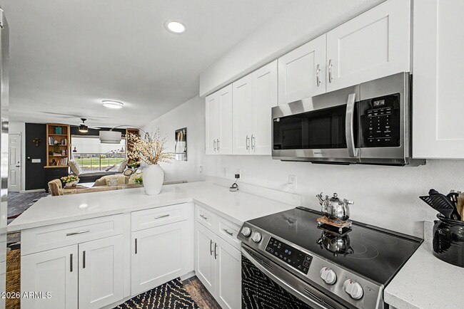 Building Photo - 860 N McQueen Rd
