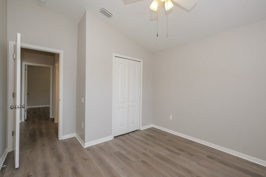 Building Photo - 927 Ridge Haven Dr