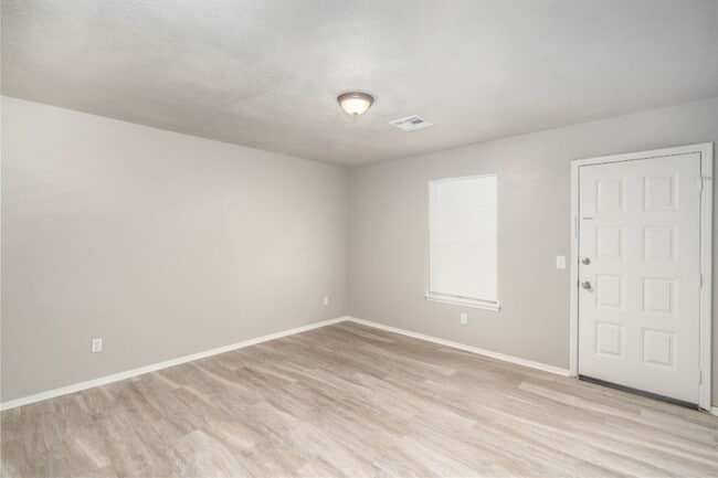 Building Photo - 206 Barrett Pl