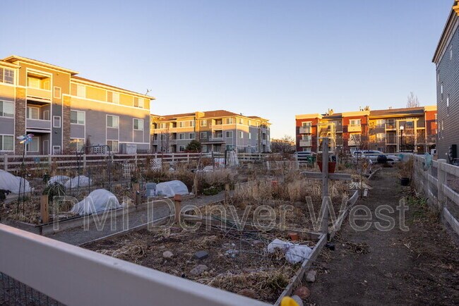 Building Photo - 9369 Longs Peak Dr