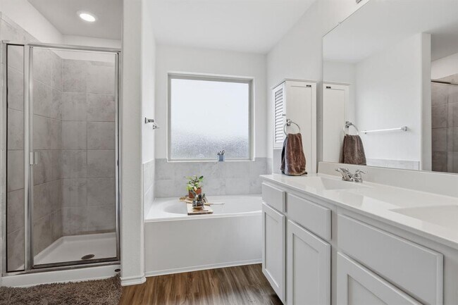 Building Photo - 129 Esparza Dr