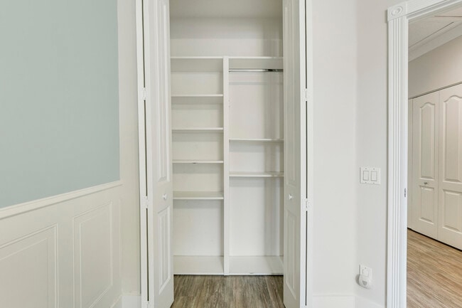 Building Photo - 2052 Tarpon Lake Way