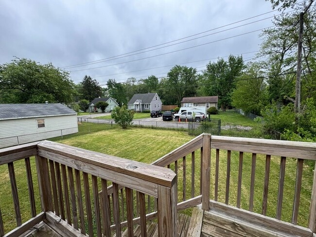 Building Photo - 541 W 67th Ln