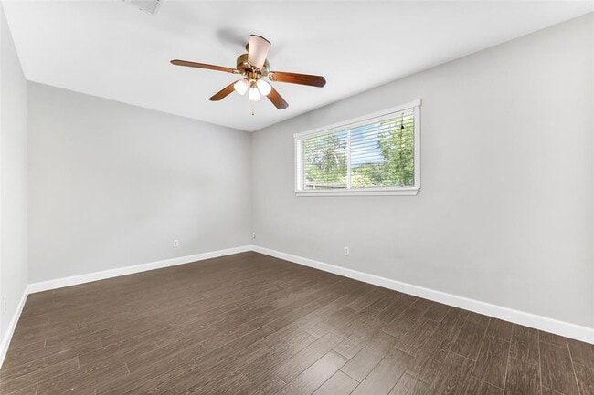 Building Photo - 206 Ron Cir