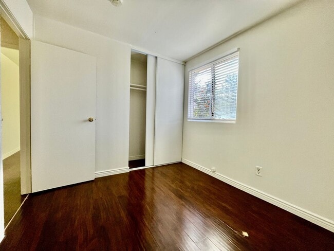 Building Photo - Move-In Ready 3BR/2BA Home w/ Solar, EV Charger & Garage