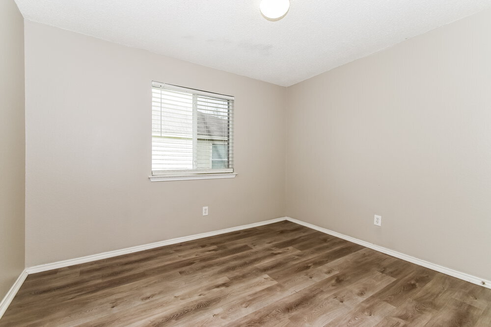 Building Photo - 1112 Alexandria Dr
