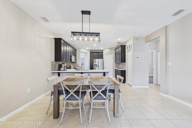 Building Photo - 551 Loxley Ct