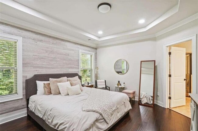 Building Photo - 1122 Hibiscus Way SW