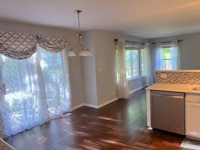 Building Photo - 2112 Skylane Dr