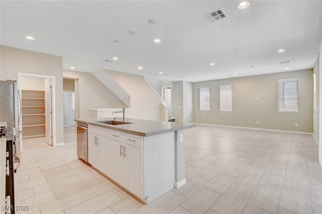 Building Photo - 11302 Kraft Mountain Ave