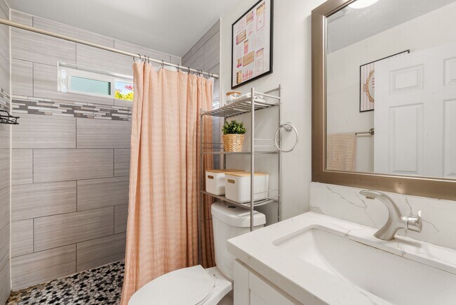 Building Photo - 6162 Mary Ln Dr