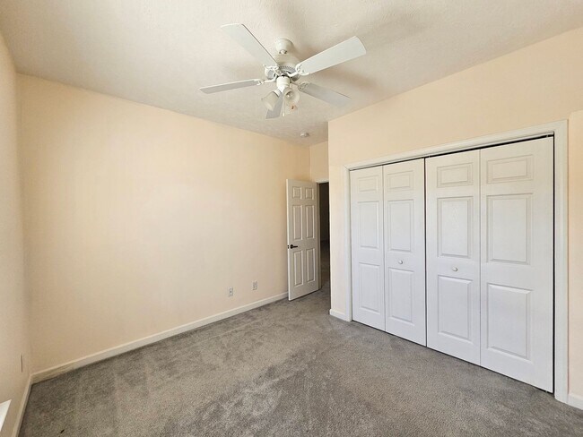 Building Photo - 413 Cypress Dr