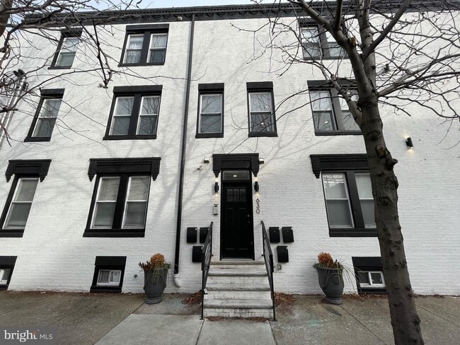 Building Photo - 630 S 19th St