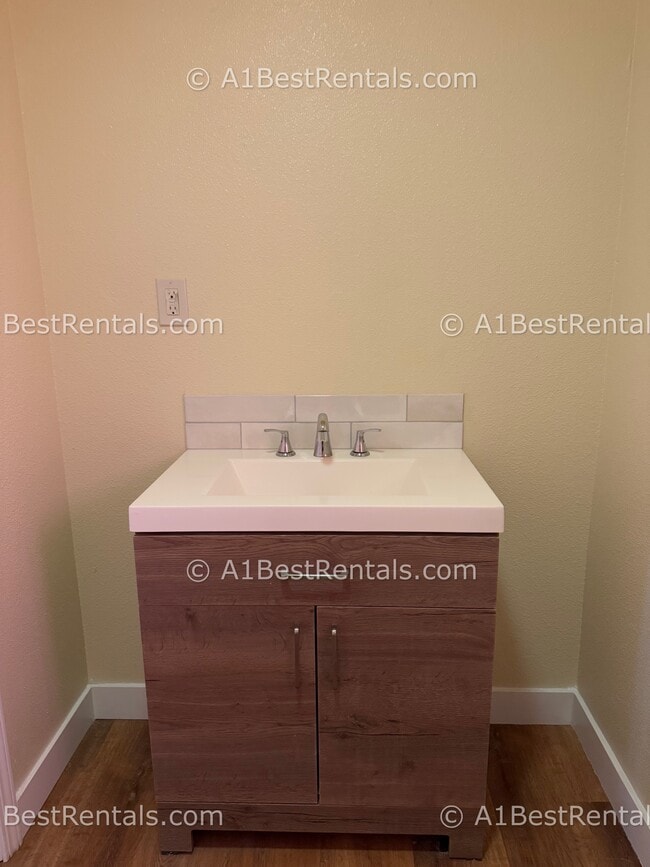 Building Photo - 3205 Sierra St