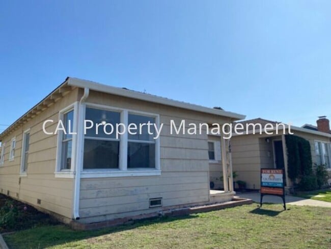 Building Photo - 1-Bedroom 1-Bathroom home in Salinas, CA!