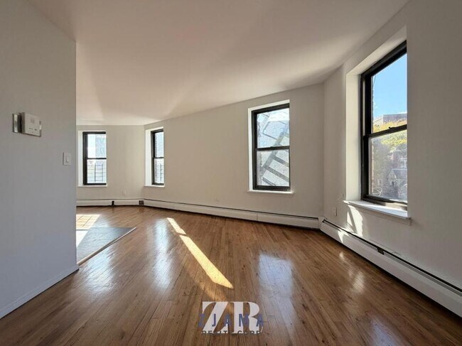 Building Photo - 1 bedroom in BROOKLYN NY 11226