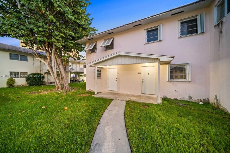 Building Photo - 7344 SW 82nd St
