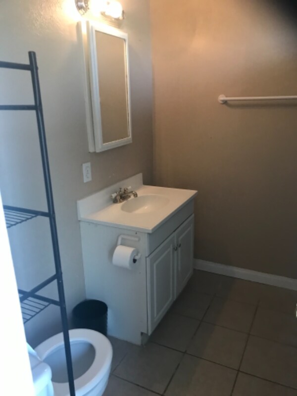 Building Photo - 11815 Nancy Ave