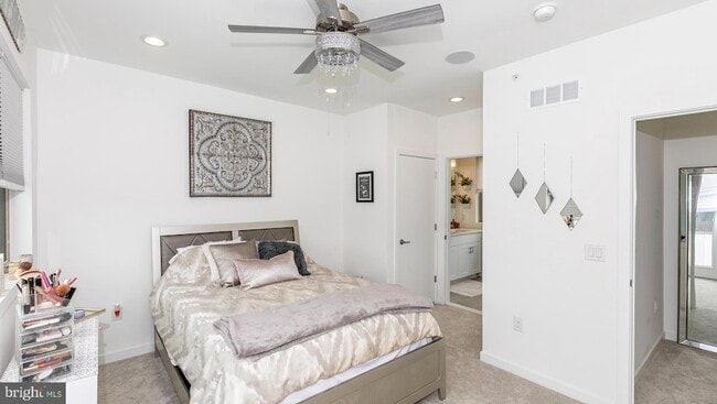 Building Photo - 3123 Beachview Ln