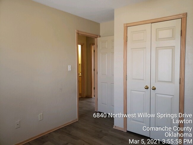 Building Photo - 6840 NW Willow Springs Dr