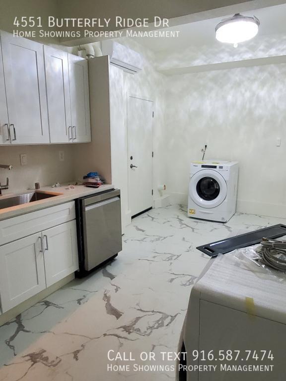 Building Photo - 4551 Butterfly Ridge Dr