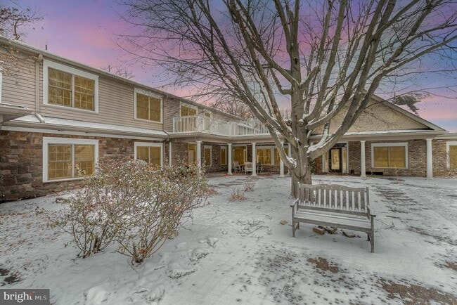 Building Photo - 105 High Pointe Dr