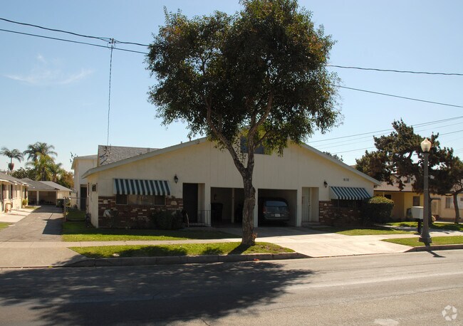 Building Photo - 616 S Sierra Vista Ave