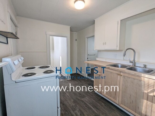 Building Photo - 30 Sewall St