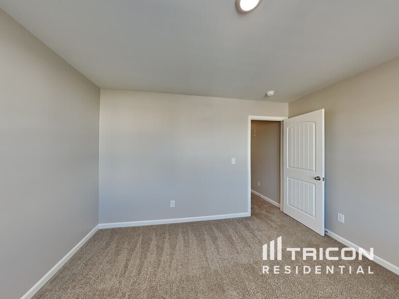Building Photo - 217 William Dylan Dr