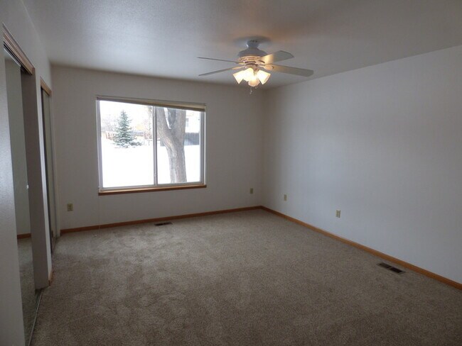 Building Photo - 2 Bedroom Townhome in Northwest Loveland
