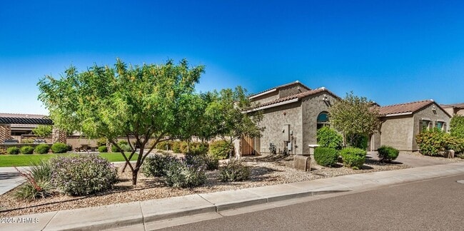 Building Photo - 1914 N 140th Ave