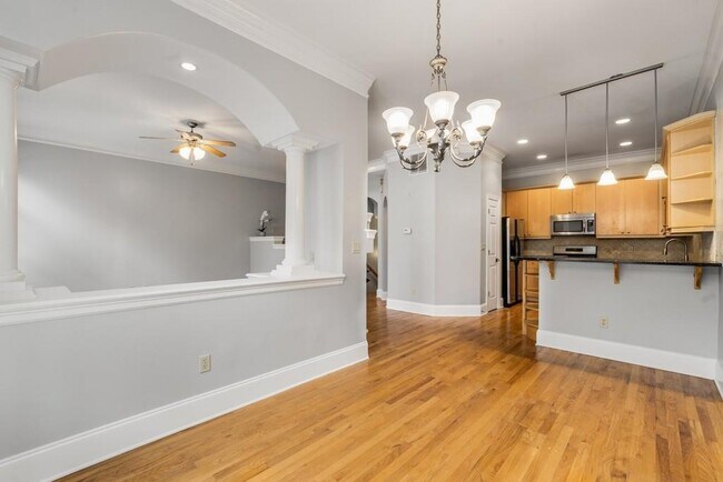 Building Photo - 331 Carpenter Dr NE