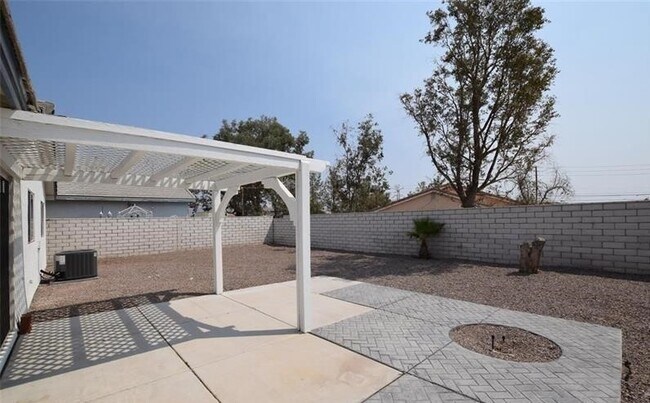 Building Photo - RENT READY!!! 3 BED 2 BATH IN NORTH LAS VEGAS!