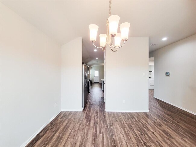 Building Photo - 6011 Diantha St