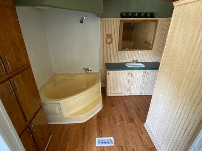 Building Photo - Black Creek Living 2