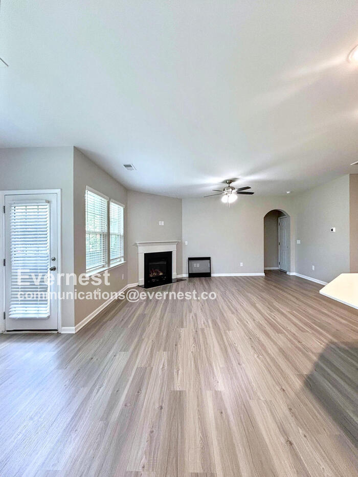 Building Photo - 140 W Morehouse Ave