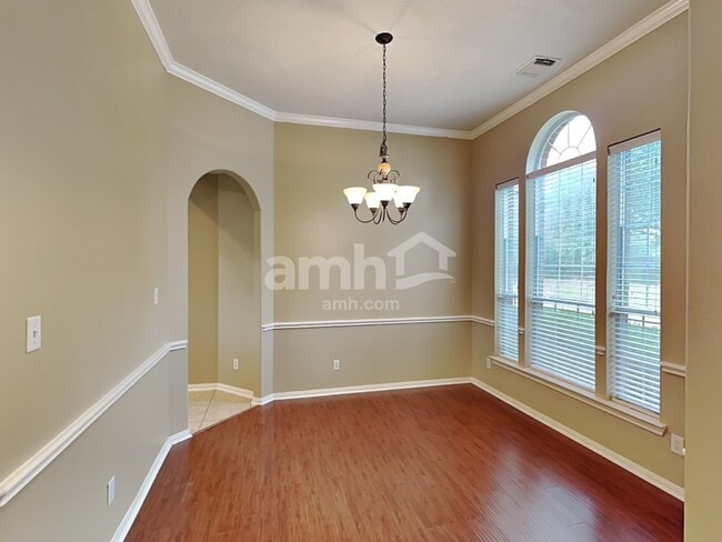 Building Photo - 25118 Auburn Terrace Dr