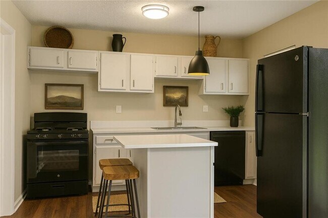 Building Photo - 4690 Big Valley Ct