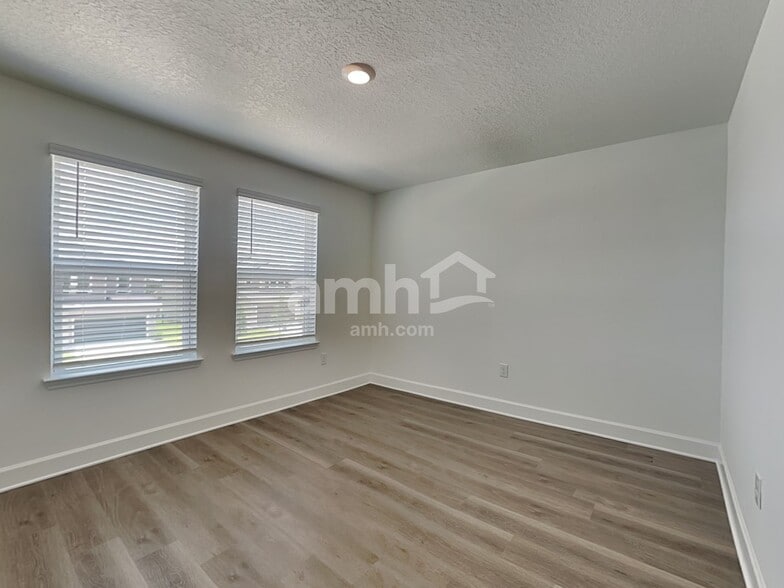Building Photo - 37777 Dusty Saddle Ln