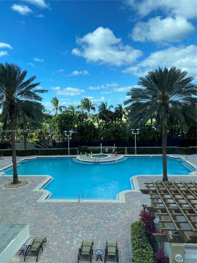 Building Photo - 1745 E Hallandale Beach Blvd