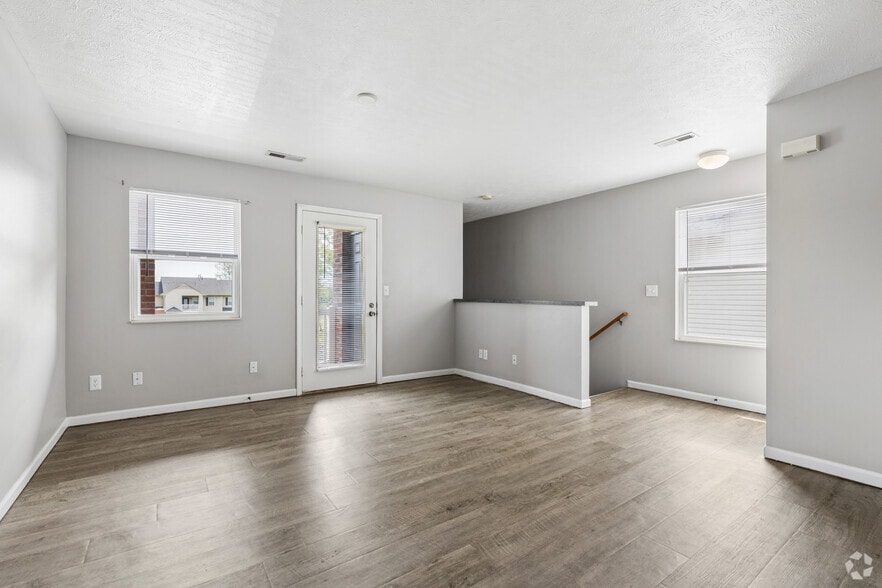 2BR, 2BA - 997SF - Living Room - The Westcott