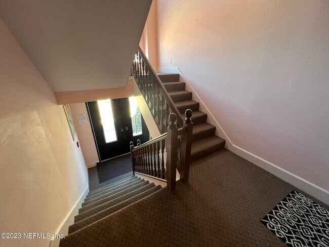 Building Photo - 2909 St Johns Ave